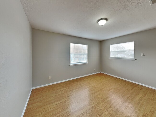 Building Photo - 329 Deer Creek Rd