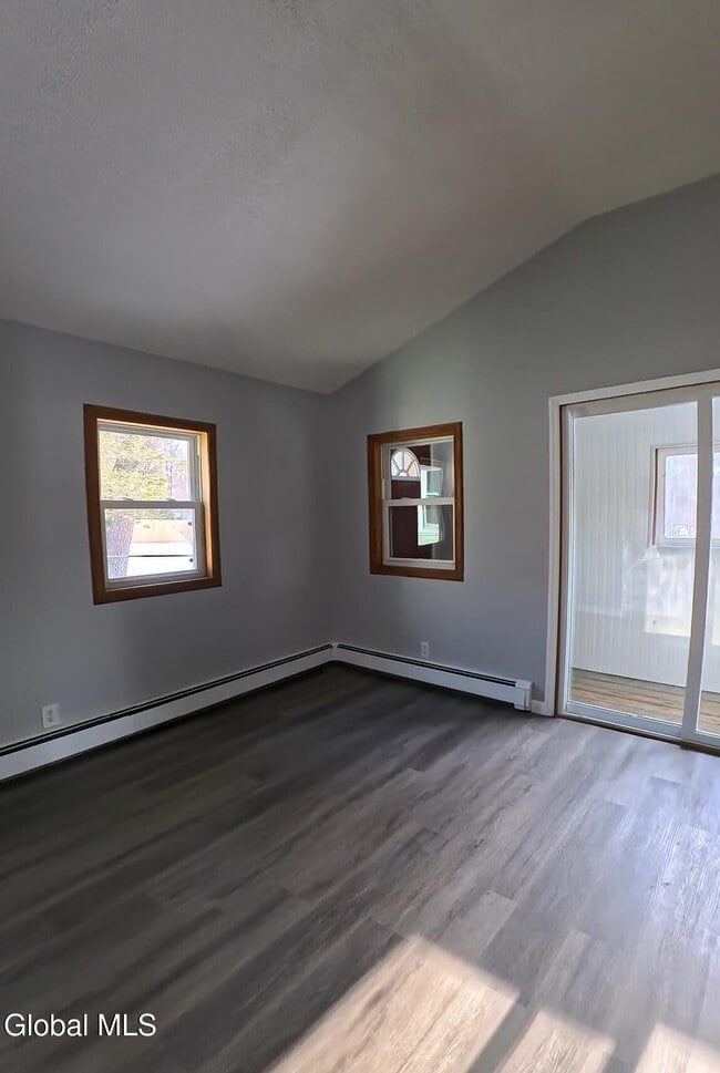 Building Photo - 190 Church Rd