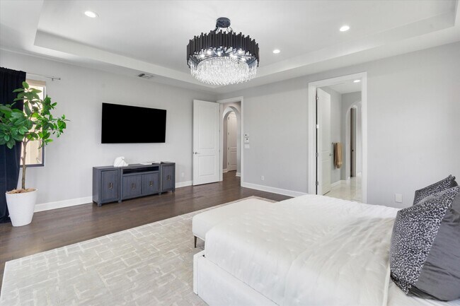 Building Photo - 17511 Cadena Dr
