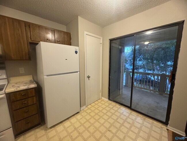 Building Photo - 2703 Lantern Walk SE