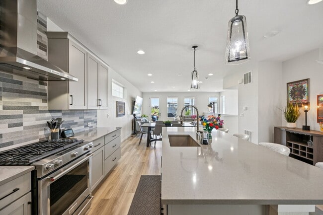 Building Photo - "Experience Spacious Comfort: 4-Bed, 3.5-Bath Retreat on Gladshine Drive!"