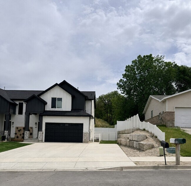 Building Photo - 1537 S 600 E