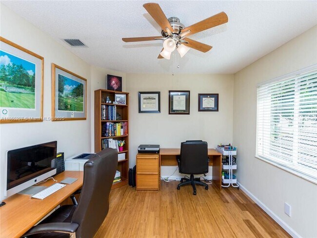 Building Photo - 5119 Heron Ct