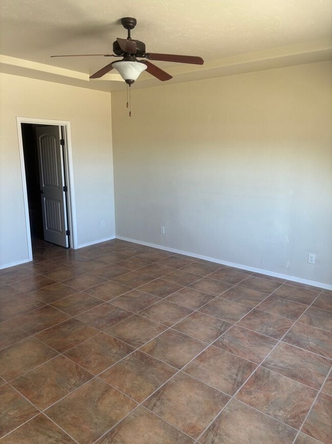 Building Photo - Beautiful Home Available Now!!