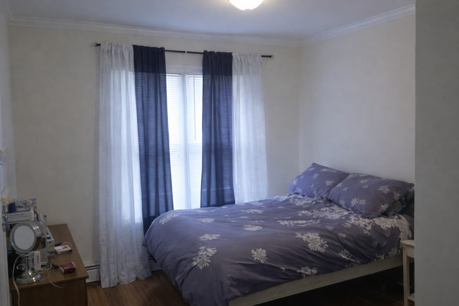 Building Photo - Bolivia St