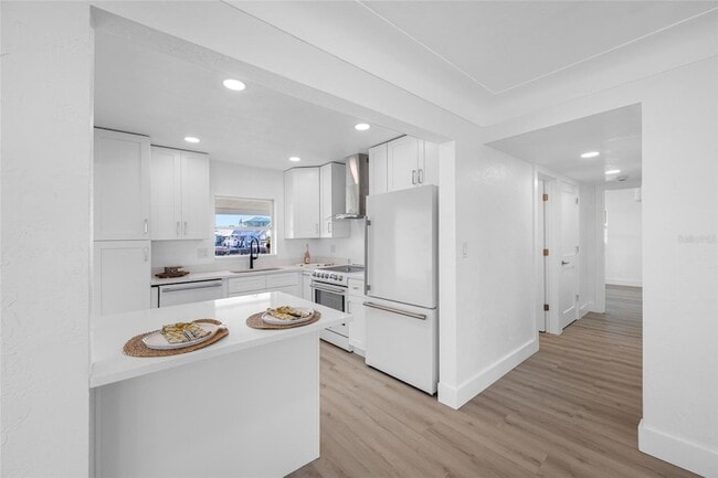 Building Photo - 7930 Causeway Blvd S