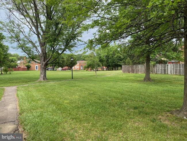 Building Photo - 7432 Pohick Rd