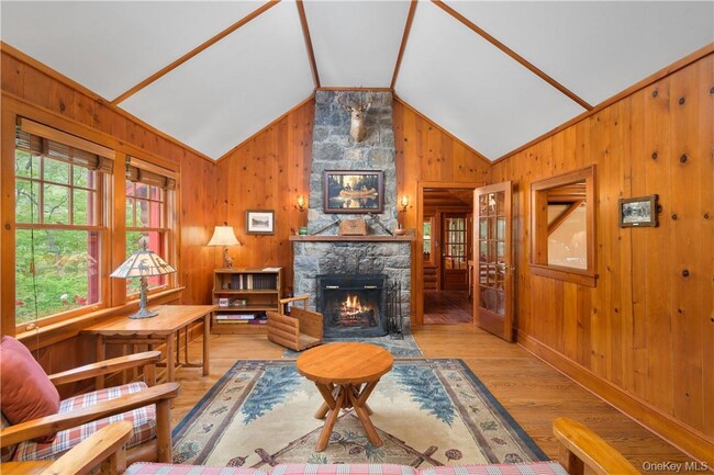 Building Photo - 77 Lake Dr