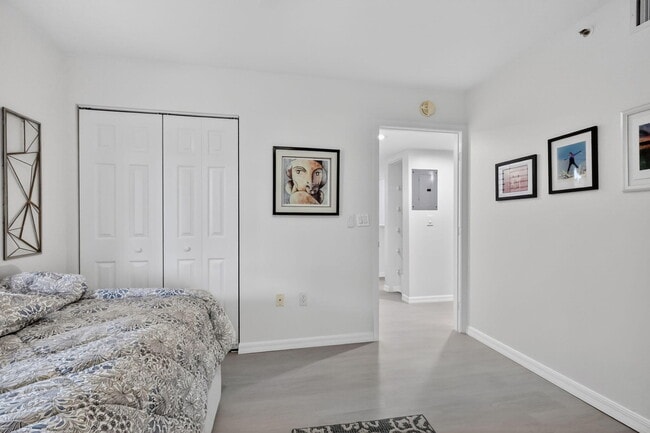 Building Photo - 12547 Imperial Isle Dr