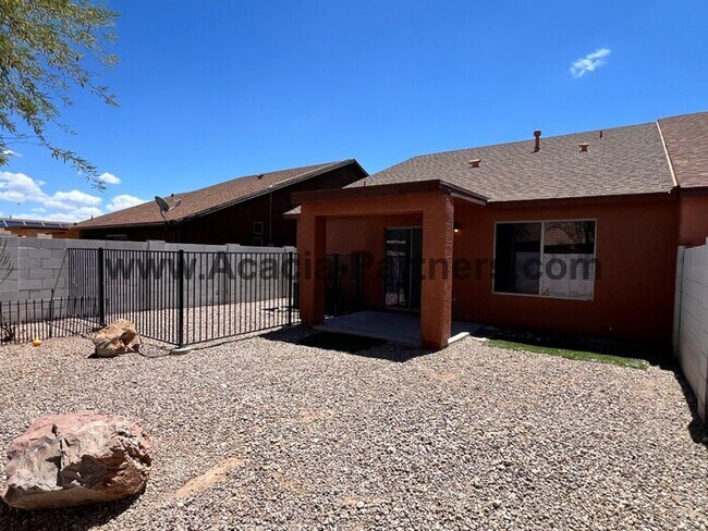 Building Photo - 2BD 2BA in Tres Pueblos w/ Garage & Washer...