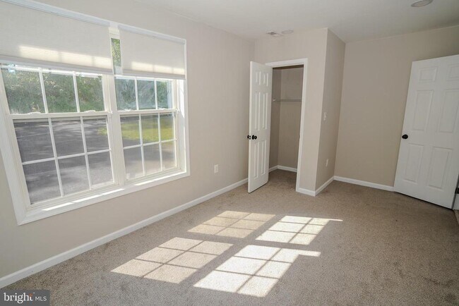Building Photo - 2816 Ballenger Creek Pike