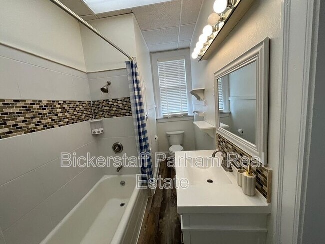 Building Photo - 1310 Stark Ave