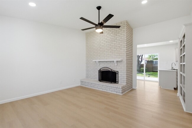 Building Photo - 5633 Truitt St