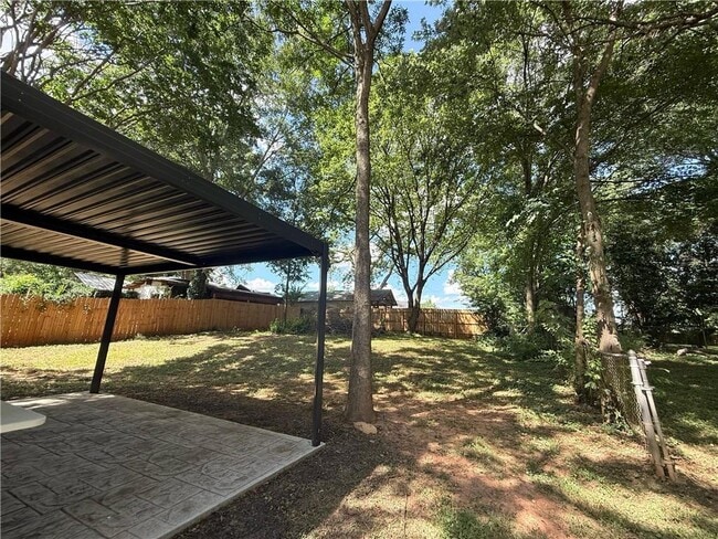 Building Photo - 980 Hilltop Ct