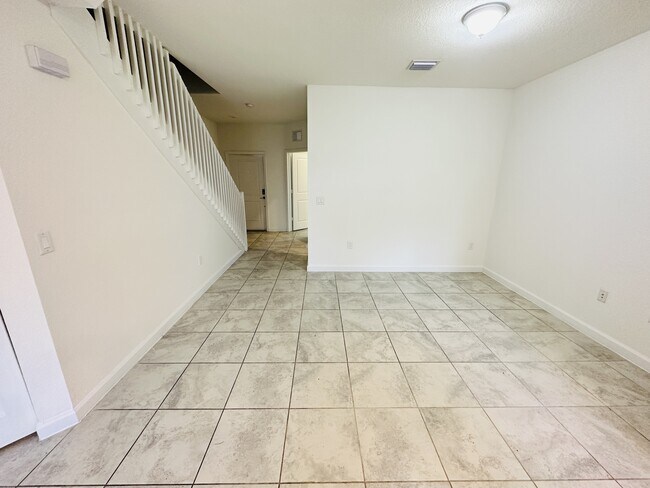 Building Photo - 346 NE 208th Terrace