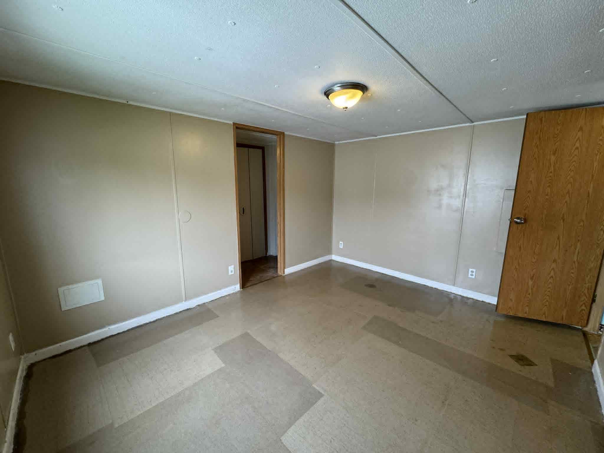 Building Photo - 48592 Leafdale Ct