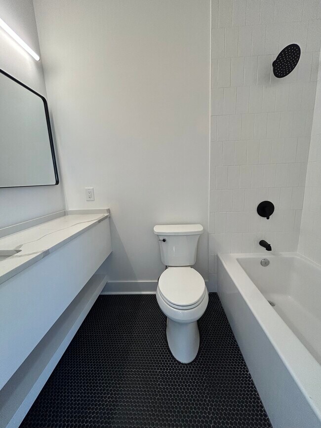 Building Photo - 73 Whitefoord Ave SE