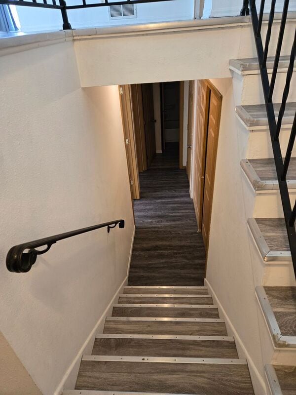 Building Photo - 7441 Brunswick Ave N