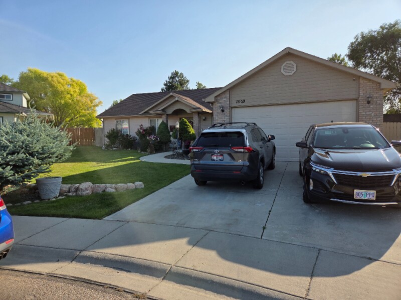 Building Photo - 1609 S Middle Creek Ct