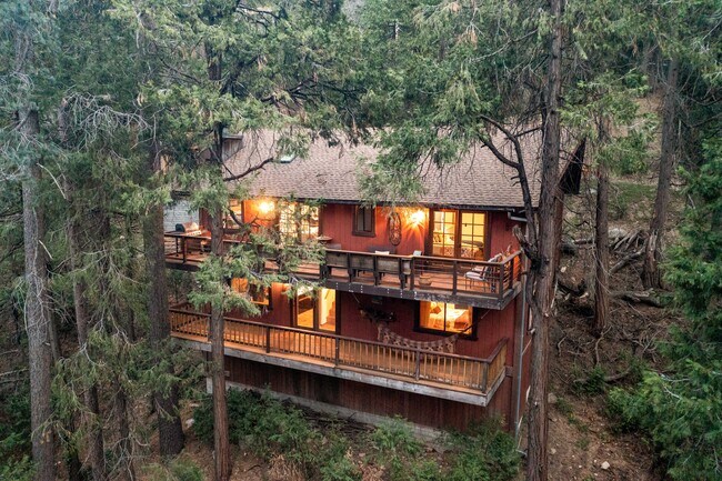 Building Photo - 24166 Cresta Dr