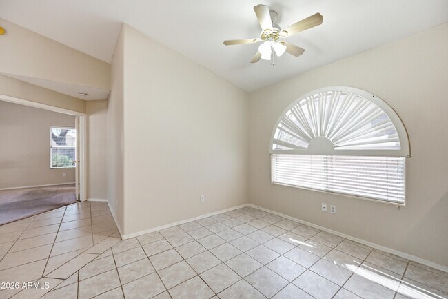 Building Photo - 1025 W Jeanine Dr