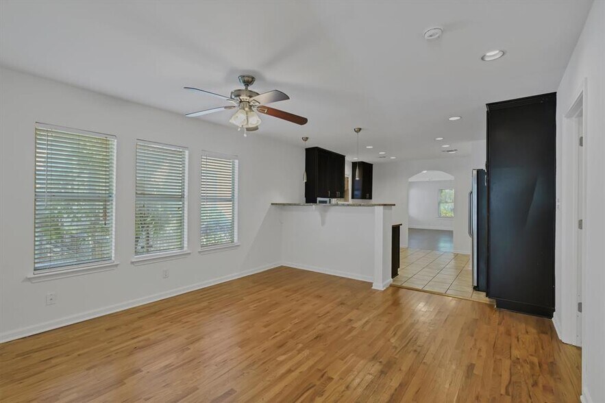 Building Photo - 3700 Harmon Ave