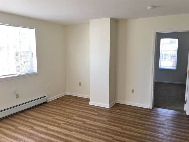 Building Photo - 82 3rd St