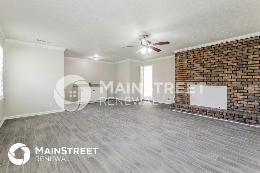 Building Photo - 6430 Kings Way
