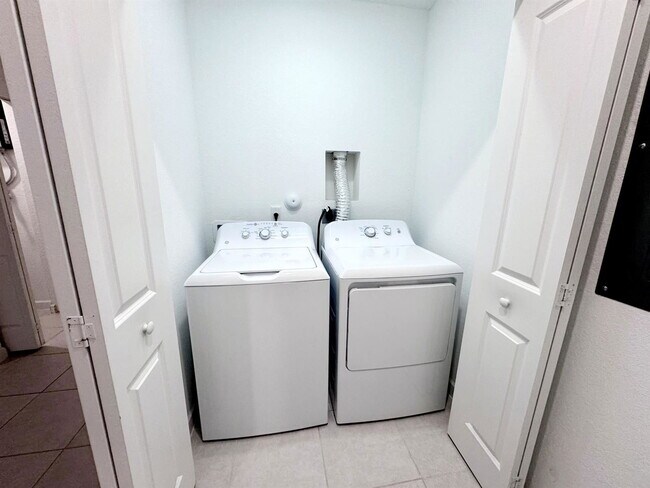 Building Photo - 28706 SW 133rd Ct