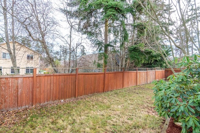 Building Photo - 3-bedroom, 2-bathroom single-level home