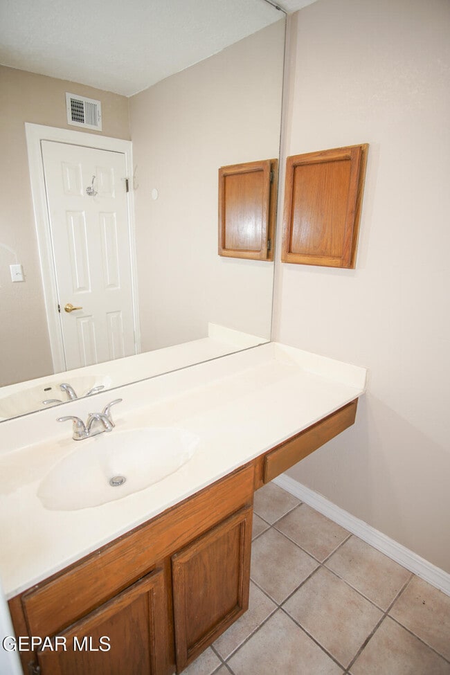 Building Photo - 1582 Bengal Dr