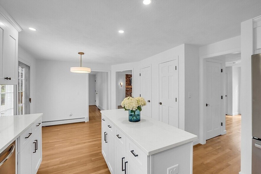 Building Photo - 8 Lantern Ln
