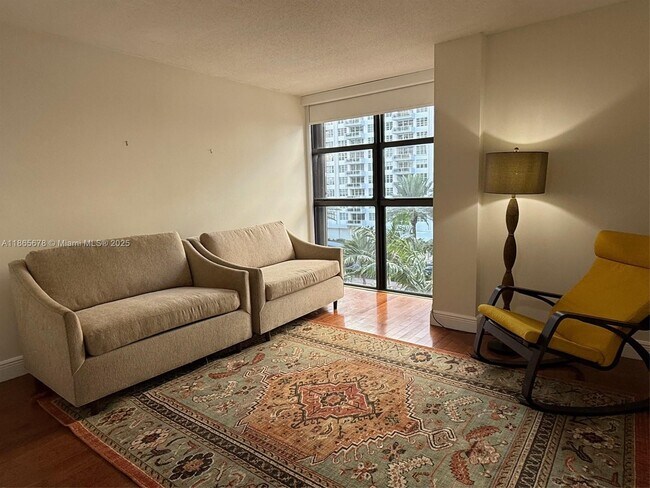 Building Photo - 5757 Collins Ave