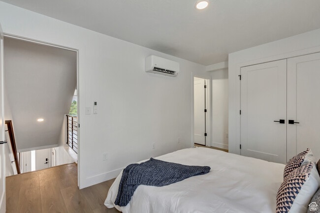 Building Photo - 44 W Iko Ave