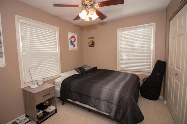 Building Photo - 2802-9 1/2 9 1/2 St N