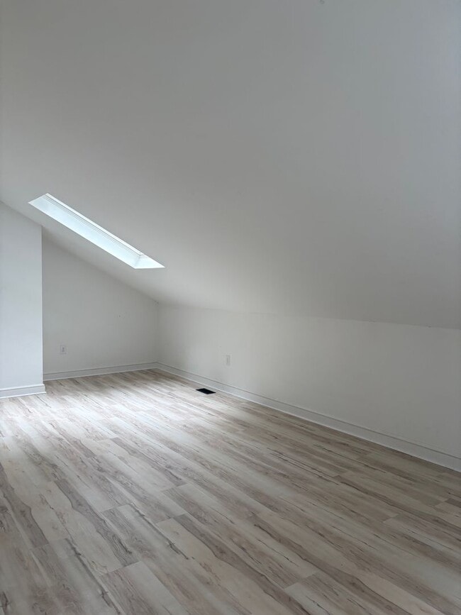 Building Photo - 105 Lenwood Ct