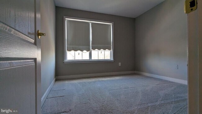 Building Photo - 12950 Tonka Ct