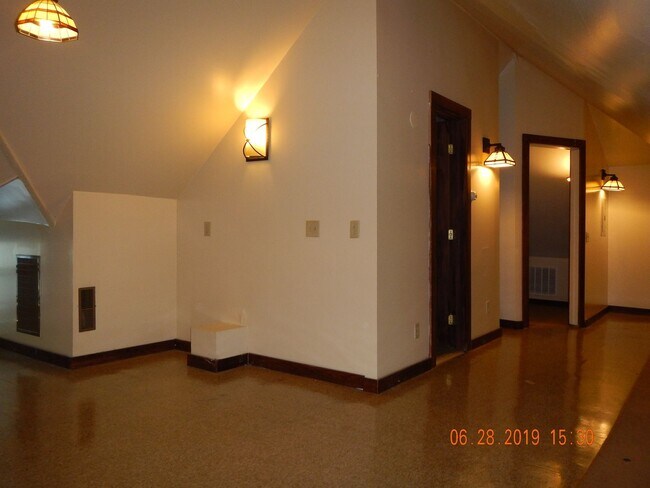 Building Photo - 1217 Madison St