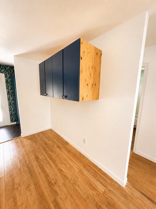 Building Photo - 534 Sevilla Dr