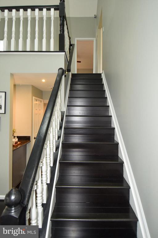 Building Photo - 406 Fortress Way