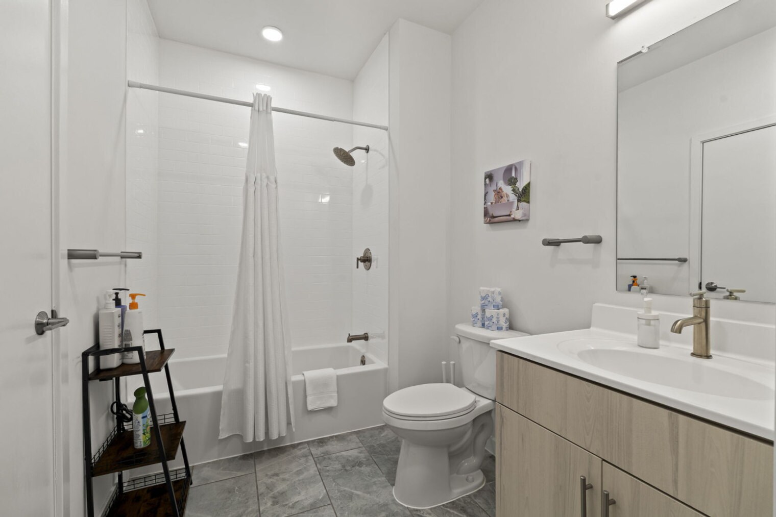 Building Photo - 501 N Perth St