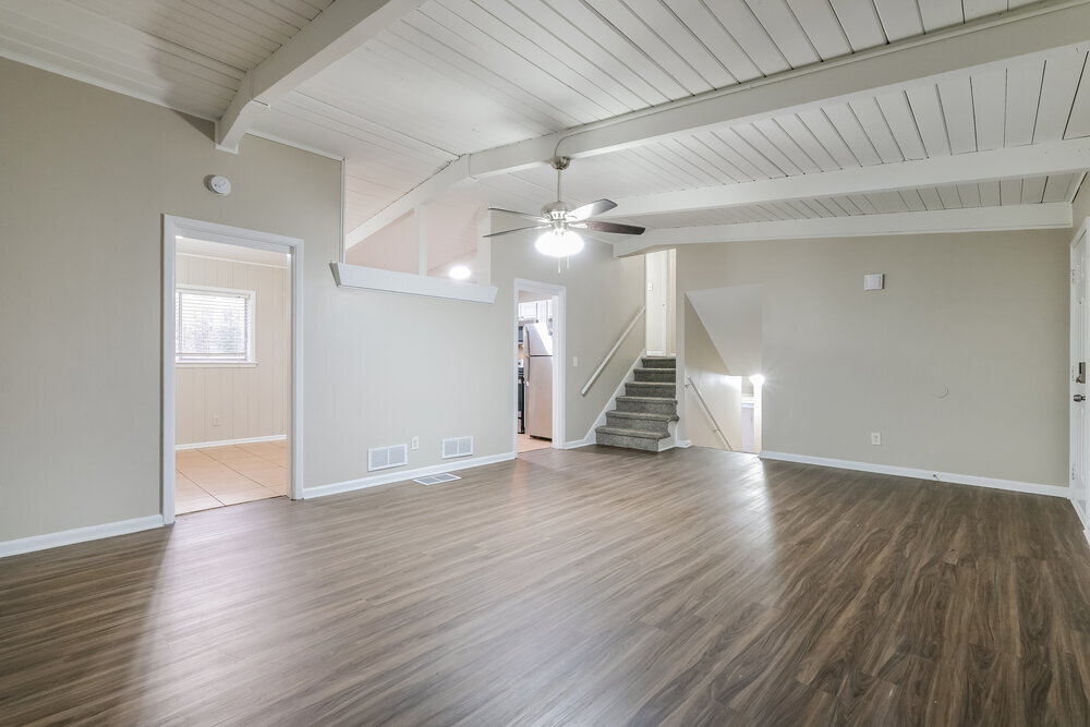 Building Photo - 2410 Ridgeway Dr