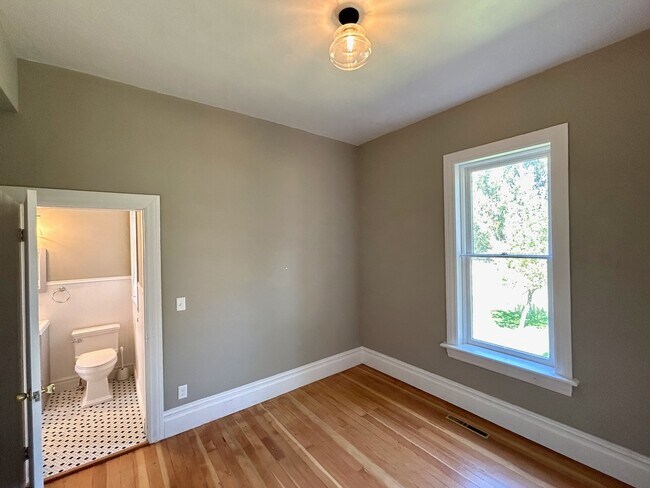 Building Photo - 90 S Main St