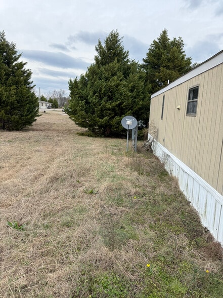 Building Photo - 85 Buttercup Dr