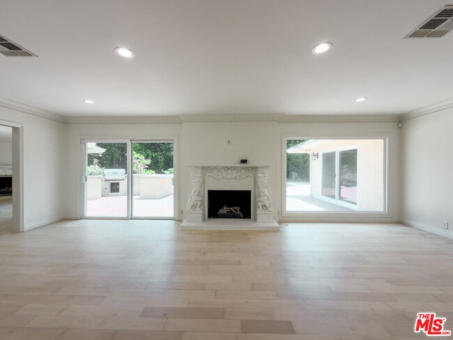 Building Photo - 1094 Garden Ln