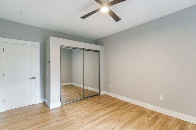 Building Photo - 413 N Coronado St