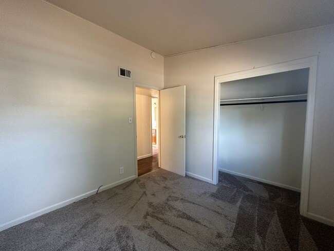 Building Photo - 1316 Thorsen Ave