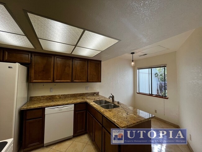 Building Photo - 2726 Hampton Ln