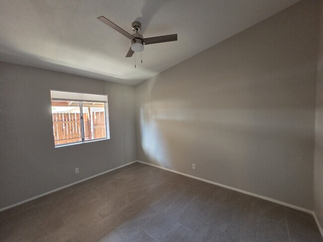 Building Photo - 6245 E Glencove Cir