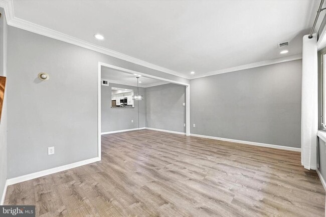 Building Photo - 106 Woodside Cir